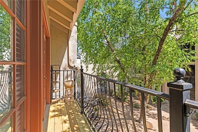 1111 W 46 St unit 44, Kansas City, MO 64112 - photo 6