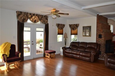 Living Room Hardwood floors