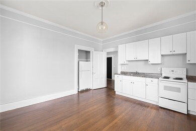63 Kay St unit 2, Newport, RI 02840 - photo 4