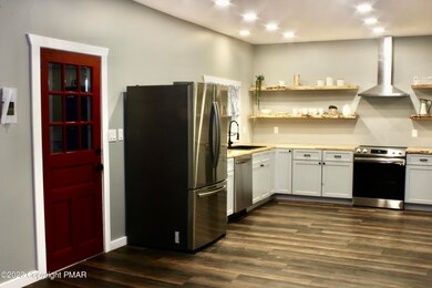 424 Old Route 940, Pocono Pines, PA 18350 - photo 7