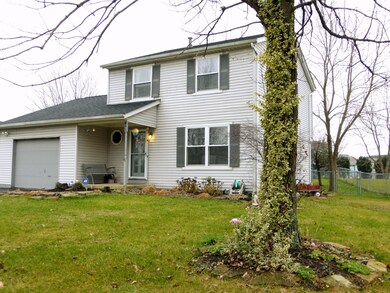 692 Cherryhaven Dr, Columbus, OH 43228 - photo 2