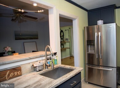 8637 Oak Rd, Parkville, MD 21234 - photo 6