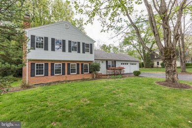 11025 Rutledge Dr, North Potomac, MD 20878 - photo 2