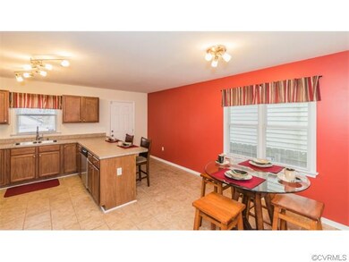 Eat-in Kitchen
