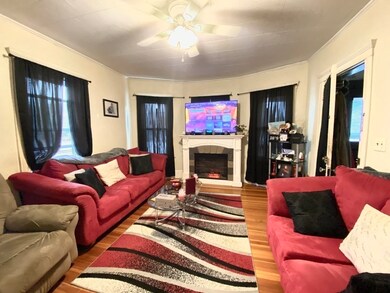 9 Maple St, Lynn, MA 01904 - photo 2