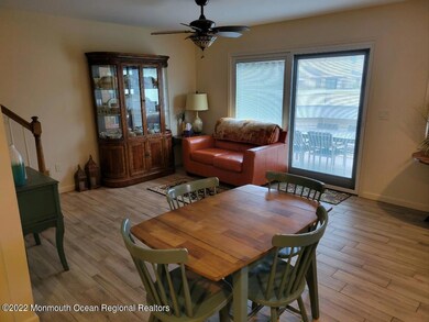kitchen/living room