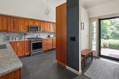 284 Park Rd, South Burlington, VT 05403 - photo 4