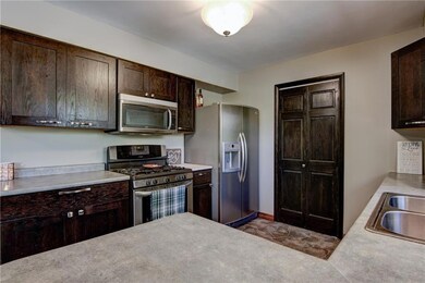 3224 Gary Ln, Eau Claire, WI 54703 - photo 5