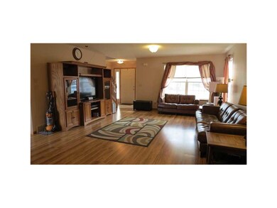 Living Room. LARGE WINDOWS, NATURAL LIGHT AND SPAC