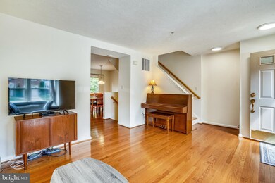 2706 Thornbrook Ct, Odenton, MD 21113 - photo 3