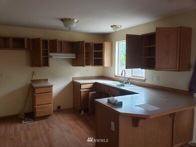 213 Groff Ave NW, Orting, WA 98360 - photo 2