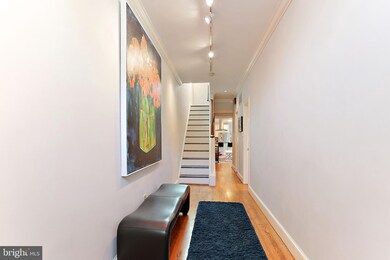 113 W Barre St, Baltimore, MD 21201 - photo 5