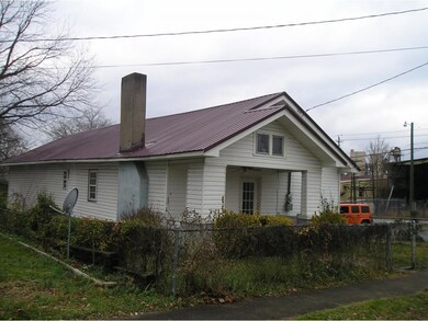 902 Henry St, Johnson City, TN 37601 - photo 2