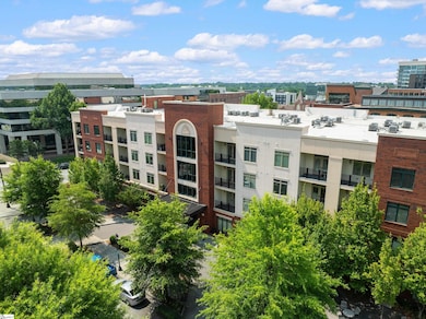 98 E Mcbee Ave unit 413, Greenville, SC 29601 - photo 3