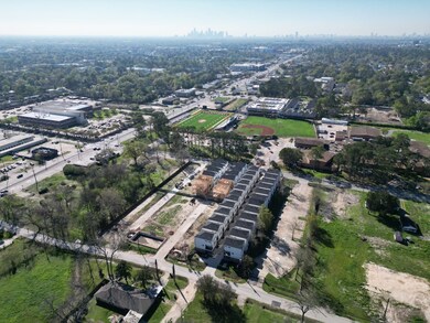 714 W Donovan St unit A, Houston, TX 77091 - photo 3