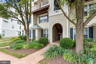 21850 Elkins Terrace unit 302, Sterling, VA 20166 - photo 3