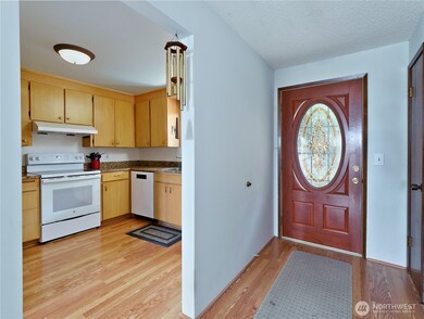 The Camelot Condominiums unit 209, Edmonds, WA 98020 - photo 2