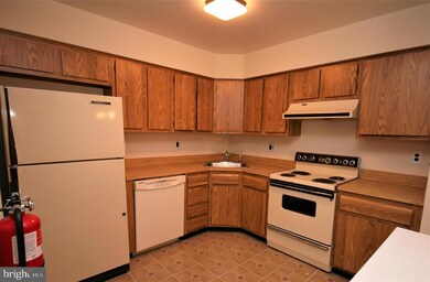 16B Sumac Ct, Mount Laurel Township, NJ 08054 - photo 5