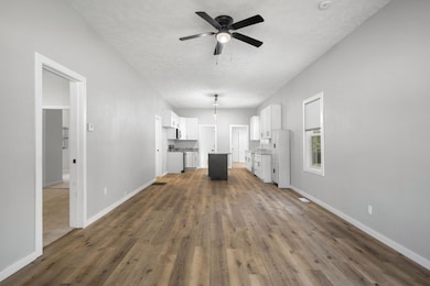 30 W College St, Aurora, MO 65605 - photo 5