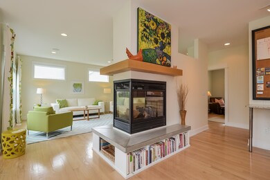 013-Living_Room-1749116-large
