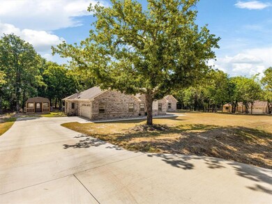 204 Amanda Dr, Weatherford, TX 76088 - photo 3