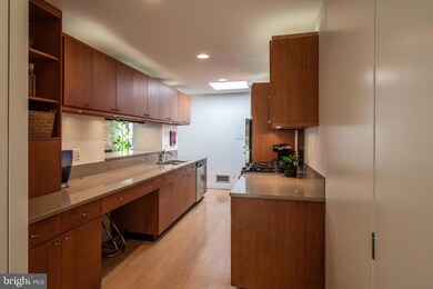 2114 Mason Hill Dr, Alexandria, VA 22306 - photo 4