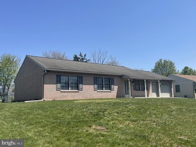 127 Dartmouth Dr, Hagerstown, MD 21742 - photo 2