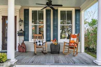 Welcome to 11 Golf St-045-049-3360x2240