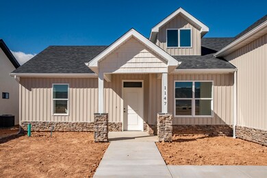 1147 N Yucca-13
