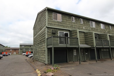 1400 Meriden Rd unit 2-4, Waterbury, CT 06705 - photo 2