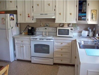 10 Charter Hill Dr, Rutland, VT 05701 - photo 5