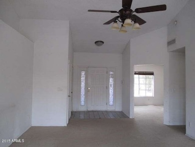 023-180066 front room 5