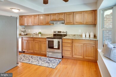 6459 Shannon Station Ct, Springfield, VA 22152 - photo 5