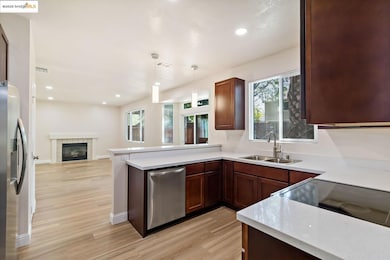 521 Freemark Ln, Oakley, CA 94561 - photo 3