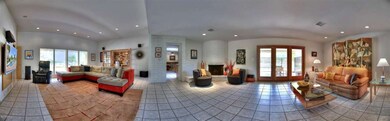 006_LIVING-FAMILY ROOM