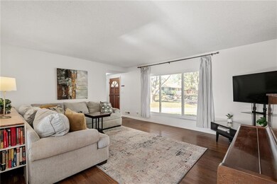 7616 Mohawk Dr, Prairie Village, KS 66208 - photo 6