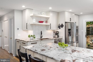 8227 Kay Ct, Annandale, VA 22003 - photo 4