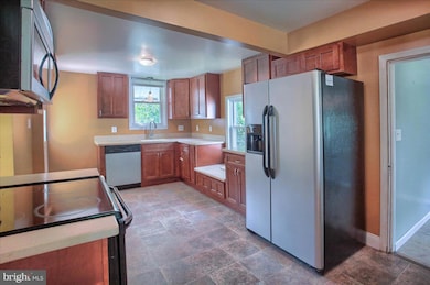 790 Oliver St, Newport, PA 17074 - photo 5