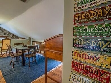 10 William St unit 3, Fairhaven, MA 02719 - photo 3