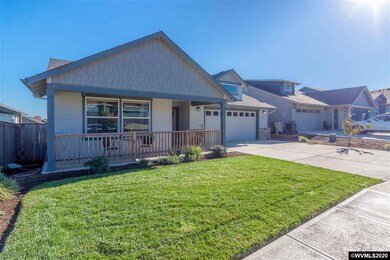 527 NE Fern Ave, Dallas, OR 97338 - photo 2