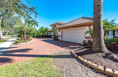 1032 Pine Branch Dr, Weston, FL 33326 - photo 2