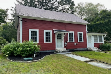 71 Campbell Rd, Center Rutland, VT 05736 - photo 2