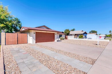 3420 W Crocus Dr-2