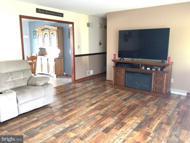 2480 Wenger Ln, Chambersburg, PA 17201 - photo 6