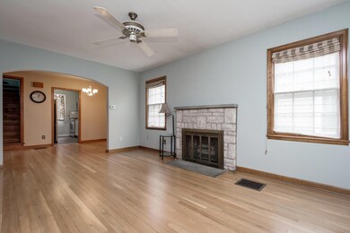 105 E Royal Forrest-4