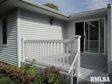 13A Eisenhower Dr, Jacksonville, IL 62650 - photo 2