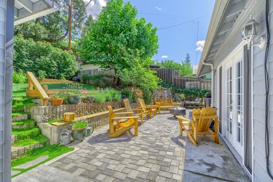 351 N 5th Ave, Gold Hill, OR 97525 - photo 5