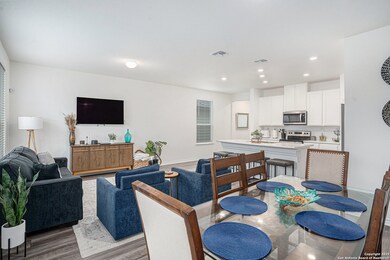 4646 Nightstar Dr, von Ormy, TX 78073 - photo 5