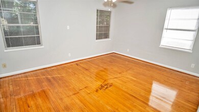 7743 Oak Vista St, Houston, TX 77087 - photo 6