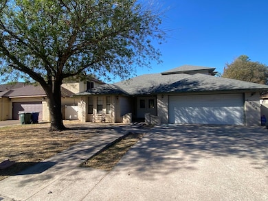 1304 Hunters View Cir, Laredo, TX 78045 - photo 2